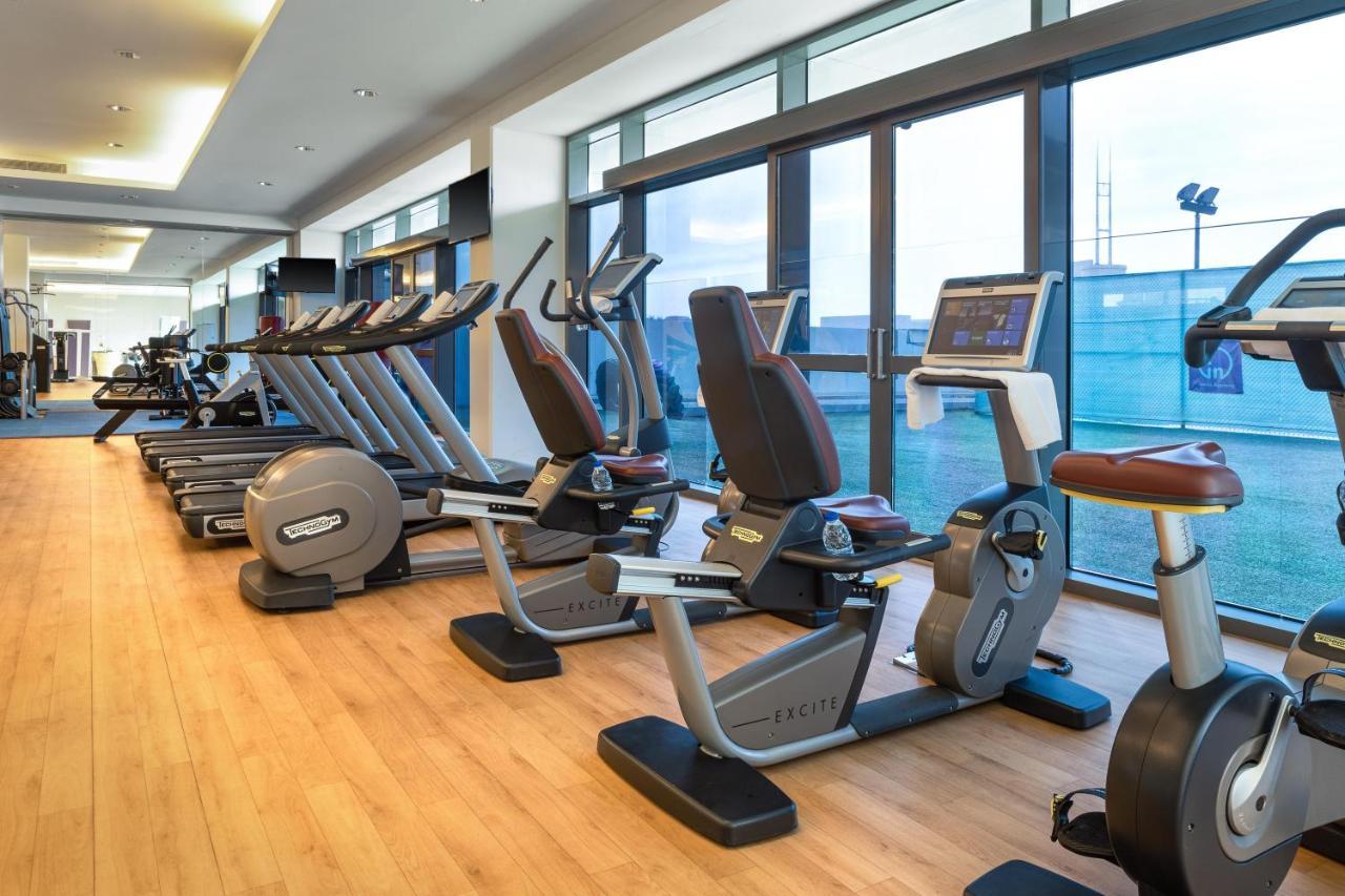 Crowne Plaza Riyadh - Rdc Hotel & Convention By Ihg Exterior foto The gym at the hotel