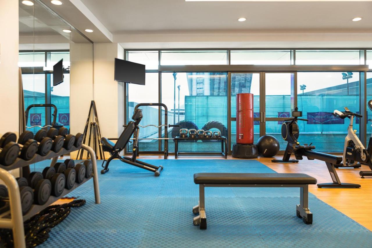 Crowne Plaza Riyadh - Rdc Hotel & Convention By Ihg Exterior foto The gym at the InterContinental London The O2