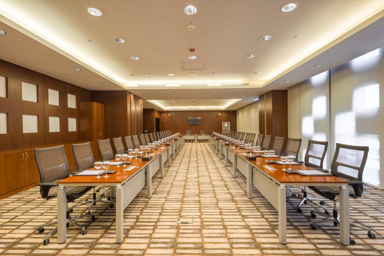 Crowne Plaza Riyadh - Rdc Hotel & Convention By Ihg Exterior foto Meeting room