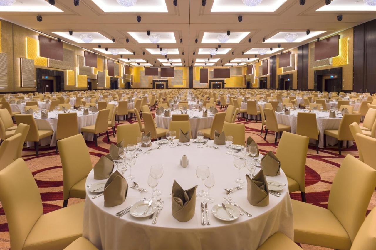 Crowne Plaza Riyadh - Rdc Hotel & Convention By Ihg Exterior foto The Grand Ballroom