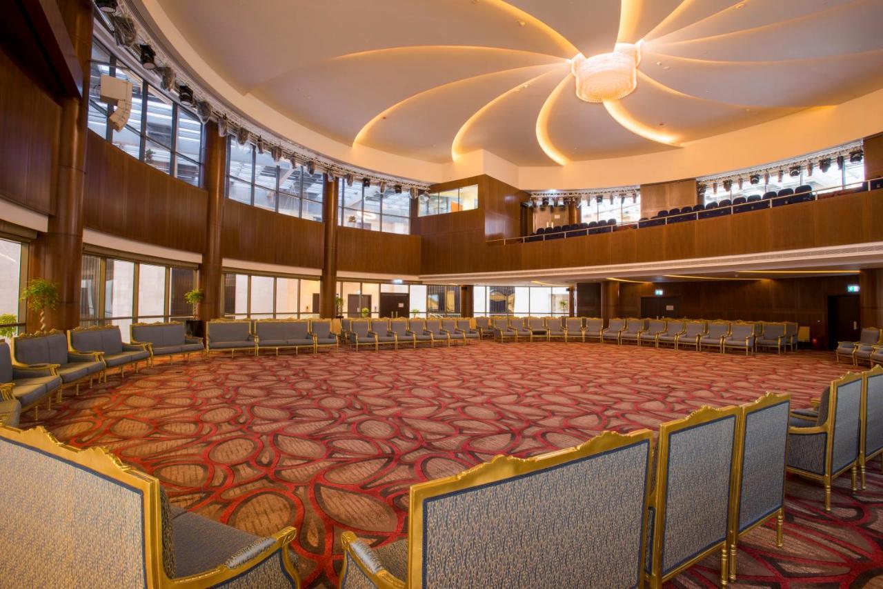 Crowne Plaza Riyadh - Rdc Hotel & Convention By Ihg Exterior foto The Grand Ballroom
