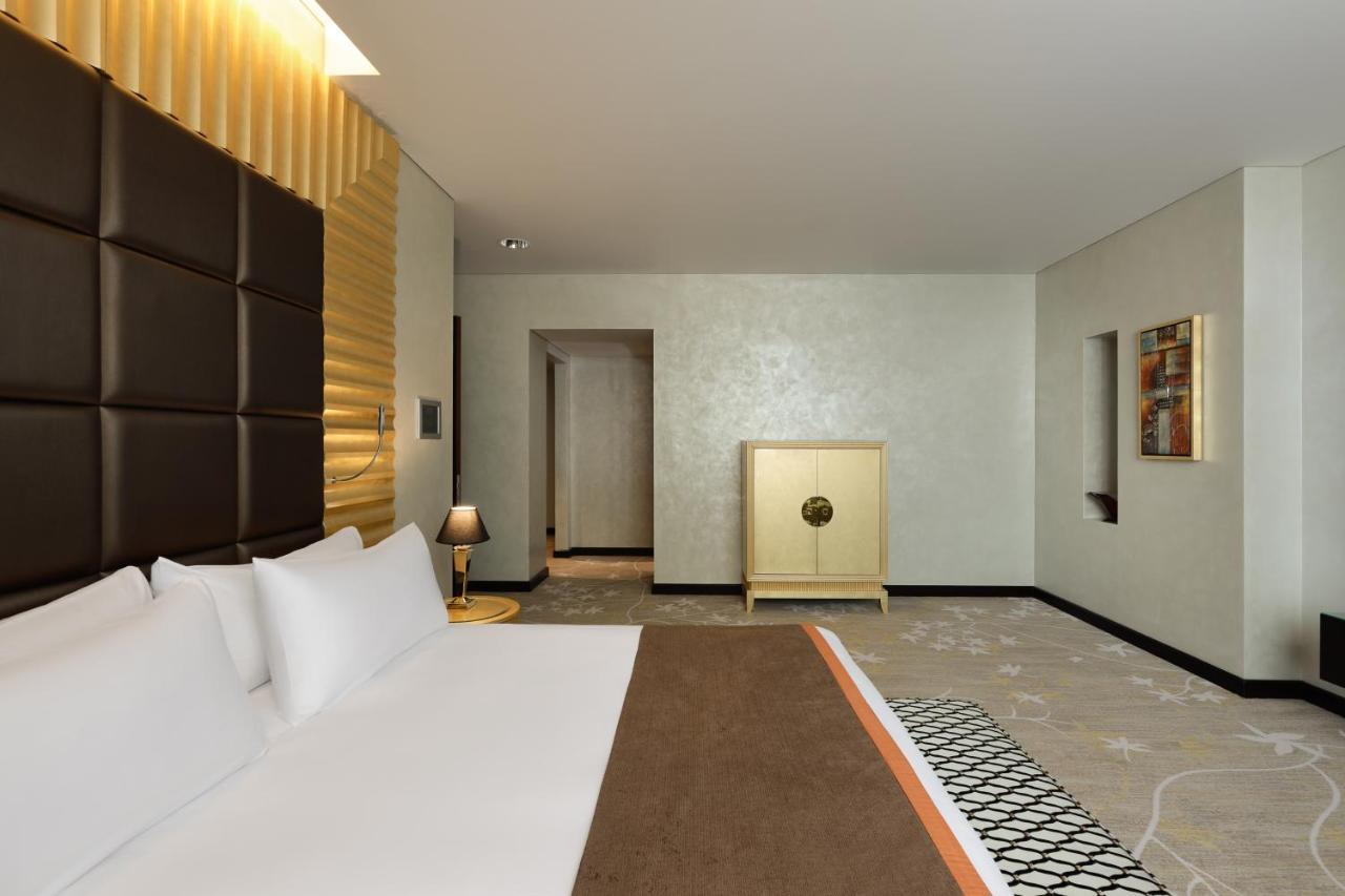 Crowne Plaza Riyadh - Rdc Hotel & Convention By Ihg Exterior foto A bedroom at the hotel