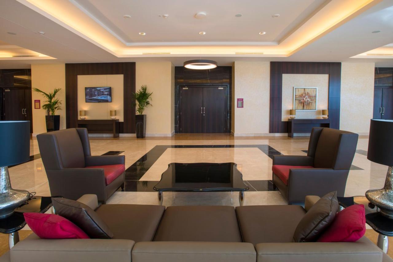 Crowne Plaza Riyadh - Rdc Hotel & Convention By Ihg Exterior foto The lobby of the hotel