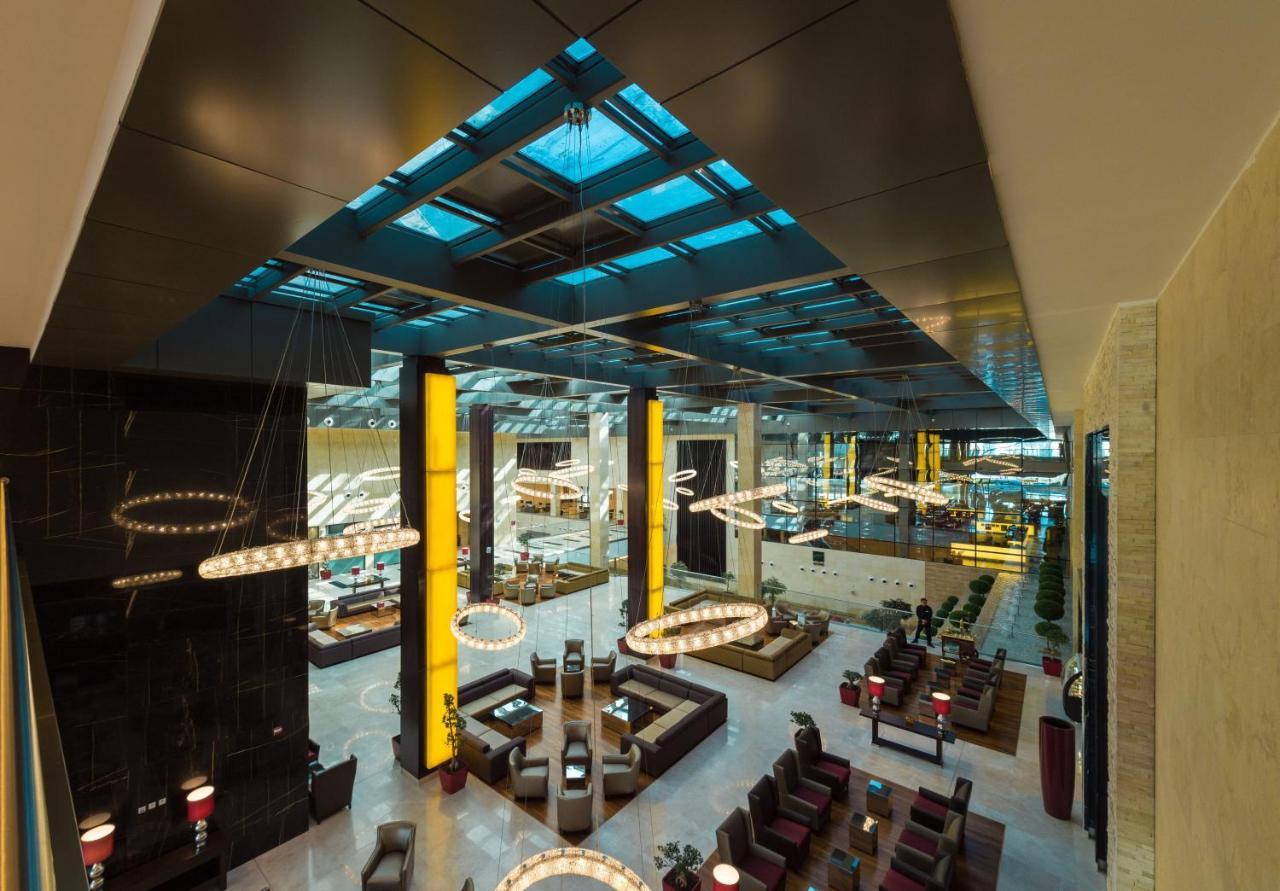 Crowne Plaza Riyadh - Rdc Hotel & Convention By Ihg Exterior foto The lobby of the hotel