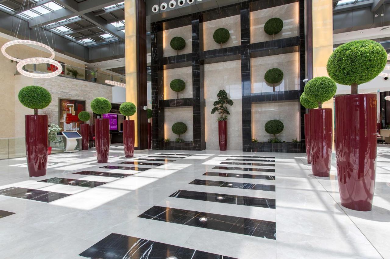 Crowne Plaza Riyadh - Rdc Hotel & Convention By Ihg Exterior foto Interior of the hotel