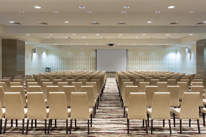 Crowne Plaza Riyadh - Rdc Hotel & Convention By Ihg Exterior foto The main conference room